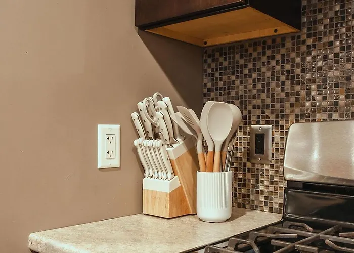 Pet-friendly Southside Getaway - Sleeps 12