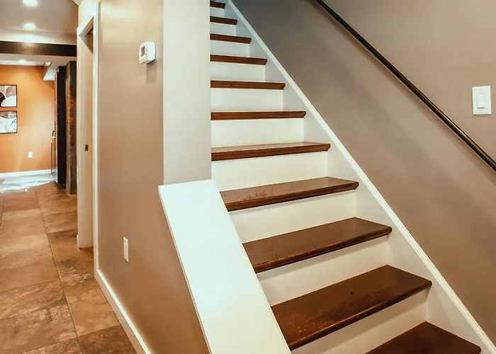 Pet-friendly Southside Getaway - Sleeps 12 * Pittsburgh