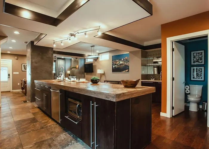 Apartamento Pet-friendly Southside Getaway - Sleeps 12