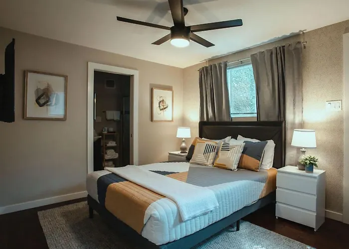 Pet-friendly Southside Getaway - Sleeps 12 Pittsburgh